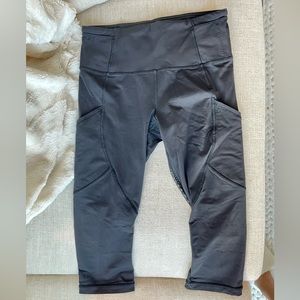 Lululemon cropped running leggings size 6